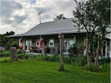 Big tin flag on sale bed and breakfast